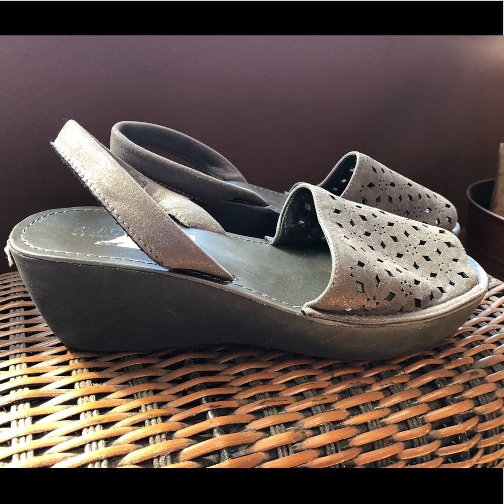 Kenneth Cole Reaction wedge sandals - Picture 7 of 7